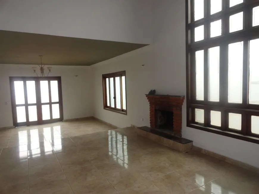 Foto 1 de Casa de Condomínio com 3 Quartos para alugar, 304m² em Aldeia da Serra, Santana de Parnaíba