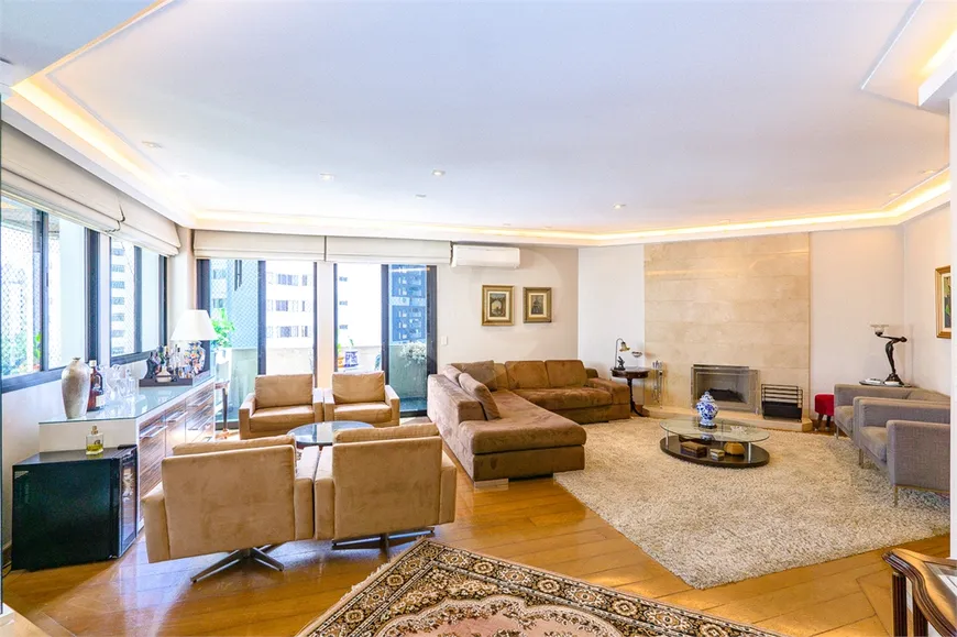 Foto 1 de Apartamento com 4 Quartos à venda, 199m² em Campo Belo, São Paulo