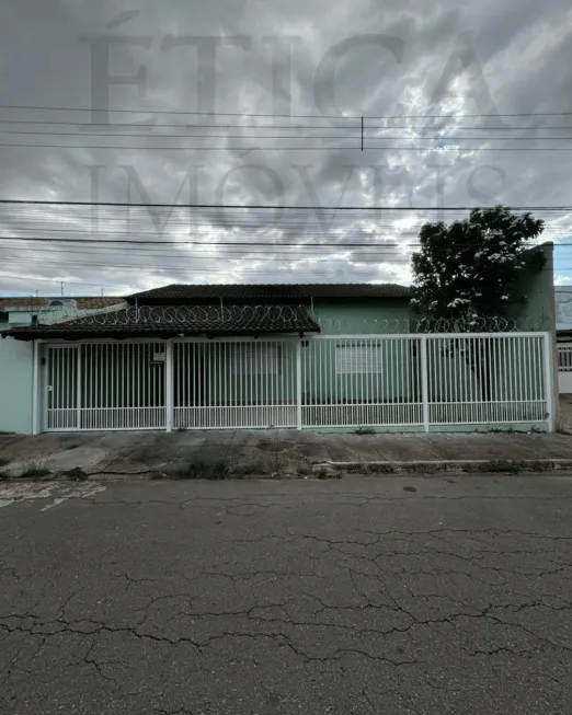 Foto 1 de Casa com 3 Quartos para alugar, 344m² em Vila Americano do Brasil, Goiânia