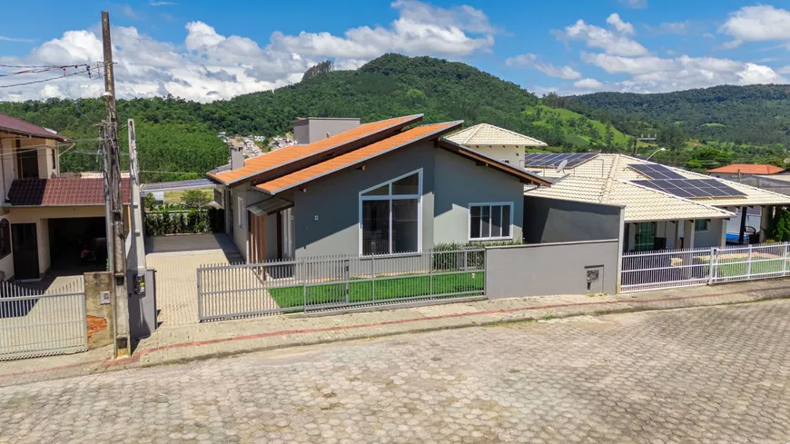 Foto 1 de Casa com 3 Quartos à venda, 171m² em Taboão, Rio do Sul