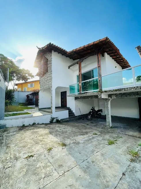 Foto 1 de Casa com 4 Quartos para alugar, 300m² em Santa Amélia, Belo Horizonte