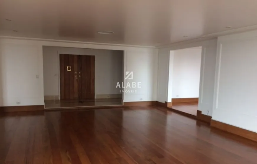 Foto 1 de Apartamento com 4 Quartos à venda, 370m² em Jardim Marajoara, São Paulo