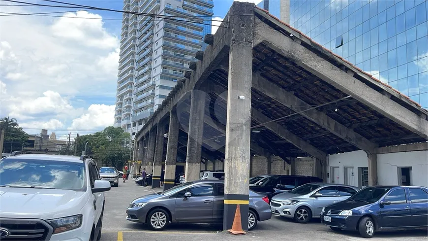 Foto 1 de Galpão/Depósito/Armazém à venda, 3000m² em Barra Funda, São Paulo