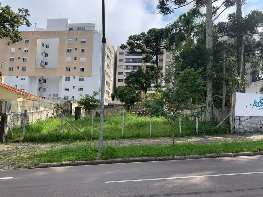 Foto 1 de Lote/Terreno à venda, 600m² em Mercês, Curitiba