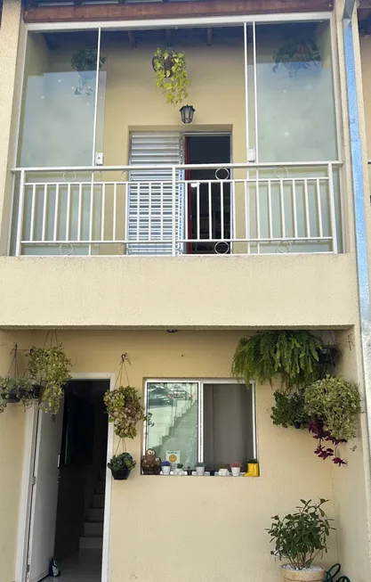 Foto 1 de Casa de Condomínio com 2 Quartos à venda, 60m² em Jardim São João, Jandira