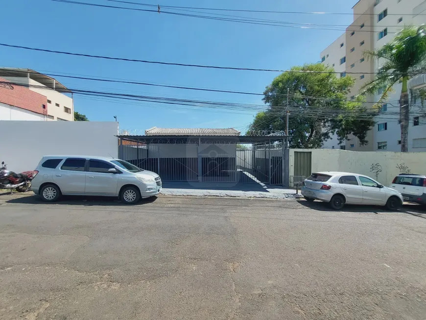Foto 1 de Casa com 2 Quartos para alugar, 50m² em Brasil, Uberlândia