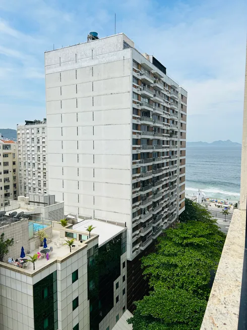 Foto 1 de Apartamento com 3 Quartos à venda, 205m² em Copacabana, Rio de Janeiro