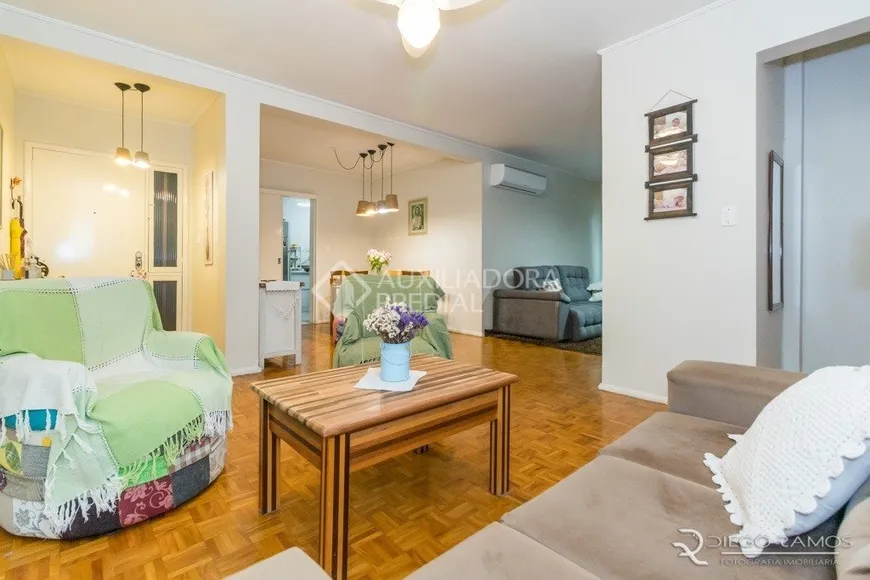 Foto 1 de Apartamento com 3 Quartos à venda, 127m² em Jardim Lindóia, Porto Alegre