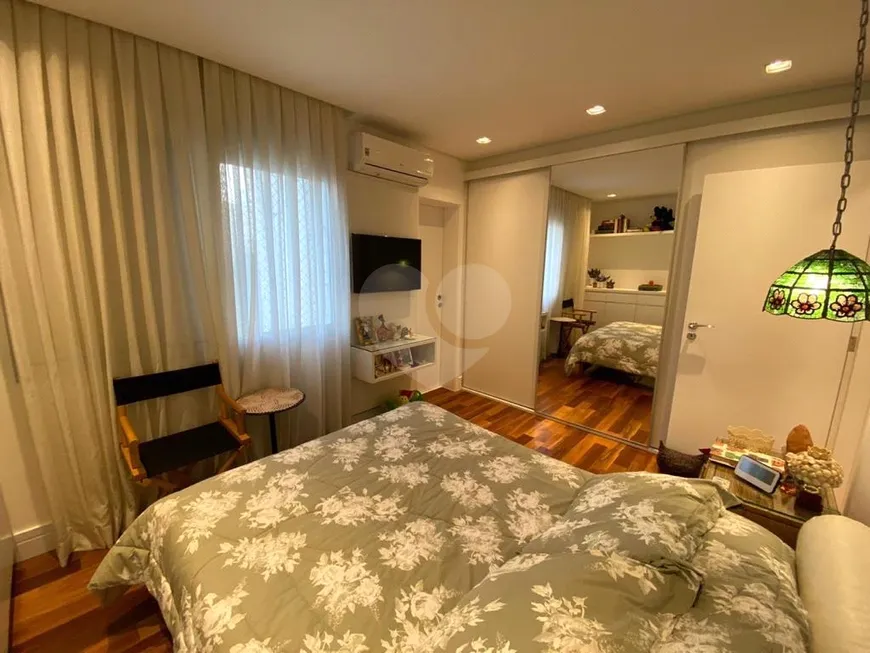 Foto 1 de Apartamento com 4 Quartos à venda, 220m² em Higienópolis, São Paulo