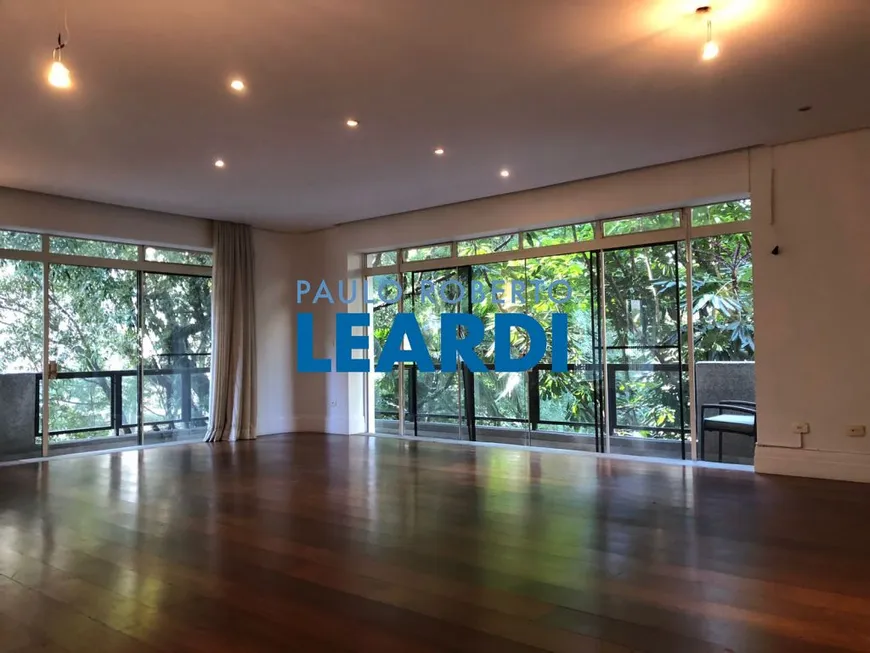 Foto 1 de Apartamento com 3 Quartos à venda, 245m² em Jardim América, São Paulo