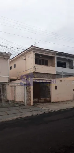 Foto 1 de Sobrado com 3 Quartos à venda, 201m² em Vila Xavier, Araraquara