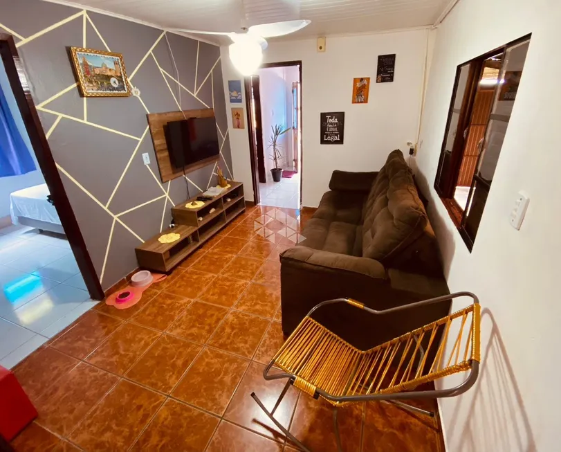 Foto 1 de Casa com 2 Quartos à venda, 80m² em Mário Quintana, Porto Alegre