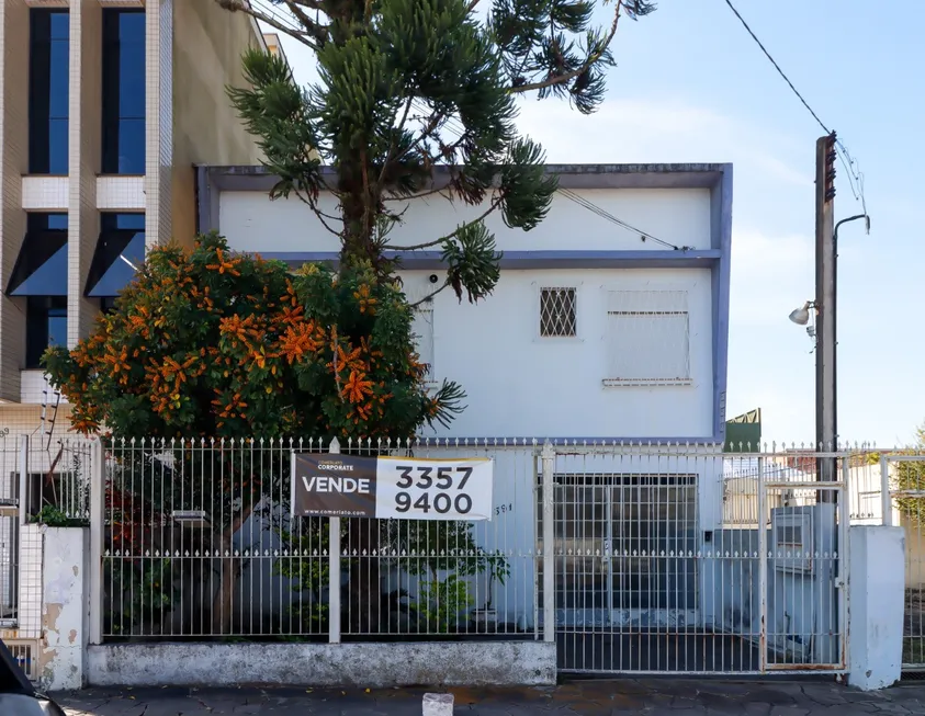 Foto 1 de Casa com 3 Quartos à venda, 212m² em Santa Maria Goretti, Porto Alegre
