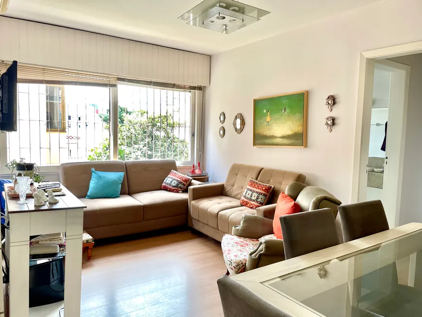 Foto 1 de Apartamento com 4 Quartos à venda, 94m² em Petrópolis, Porto Alegre