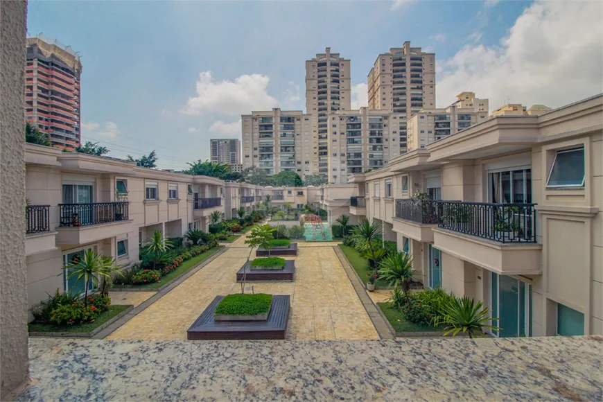 Foto 1 de Casa de Condomínio com 4 Quartos para alugar, 300m² em Brooklin, São Paulo