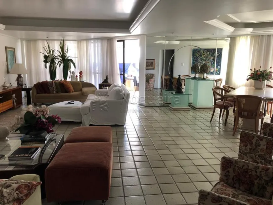 Foto 1 de Apartamento com 4 Quartos à venda, 277m² em Tamarineira, Recife