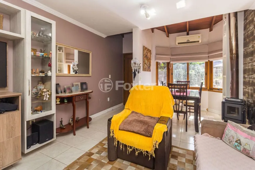 Foto 1 de Casa com 3 Quartos à venda, 112m² em Jardim Itú Sabará, Porto Alegre