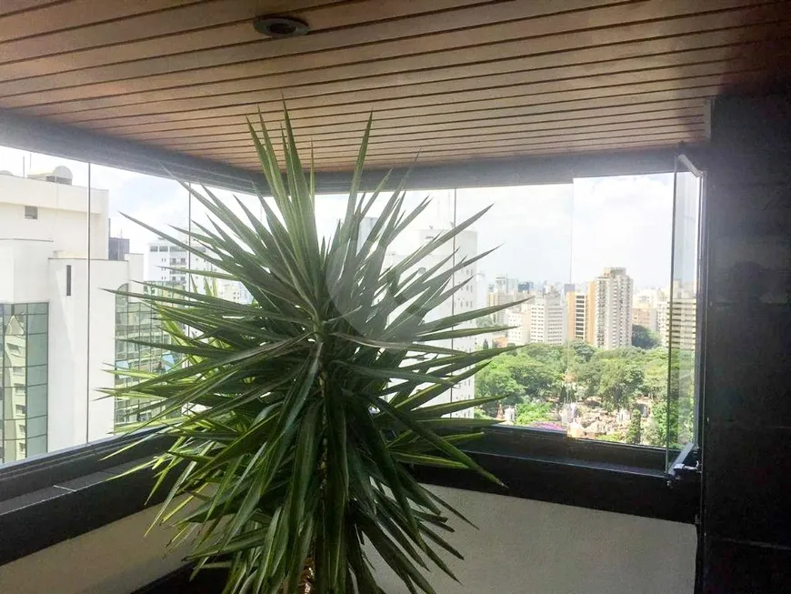 Foto 1 de Apartamento com 3 Quartos à venda, 288m² em Higienópolis, São Paulo
