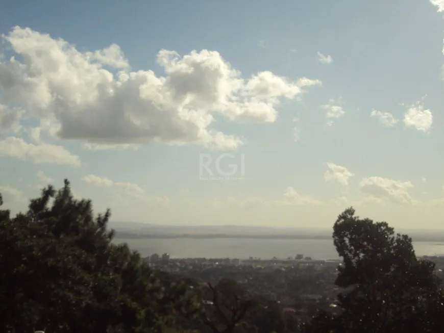 Foto 1 de Lote/Terreno à venda, 1500m² em Teresópolis, Porto Alegre