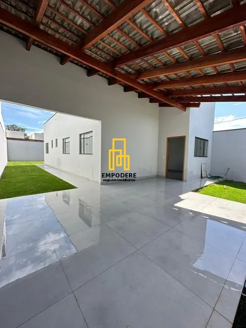 Foto 1 de Casa com 3 Quartos à venda, 250m² em Jardim Holanda, Uberlândia