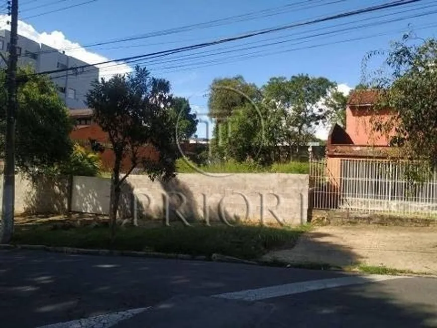 Foto 1 de Lote/Terreno à venda, 798m² em Chácara das Pedras, Porto Alegre