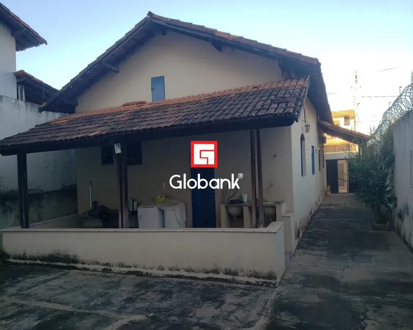 Foto 1 de Casa com 3 Quartos à venda, 360m² em Vila Mauricéia, Montes Claros