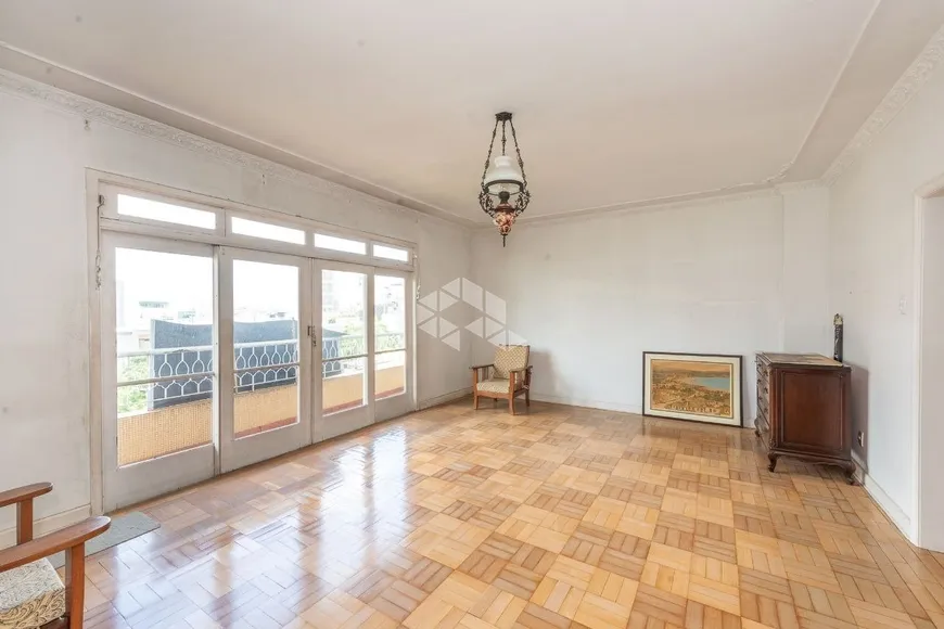Foto 1 de Apartamento com 2 Quartos à venda, 170m² em Independência, Porto Alegre