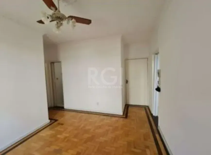 Foto 1 de Apartamento com 2 Quartos à venda, 54m² em Menino Deus, Porto Alegre