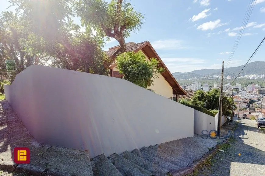 Foto 1 de Casa com 4 Quartos à venda, 301m² em Trindade, Florianópolis