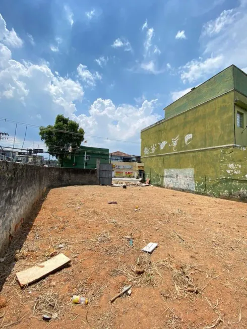 Foto 1 de Lote/Terreno para alugar, 300m² em Cruzeiro do Sul, Mesquita