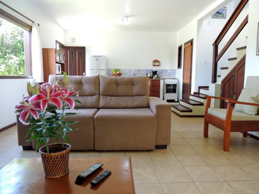 Foto 1 de Casa com 3 Quartos para alugar, 240m² em Morrinhos, Garopaba