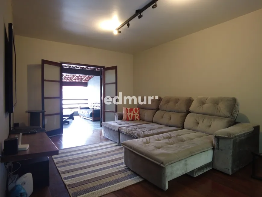 Foto 1 de Sobrado com 3 Quartos à venda, 261m² em Sitio dos Vianas, Santo André