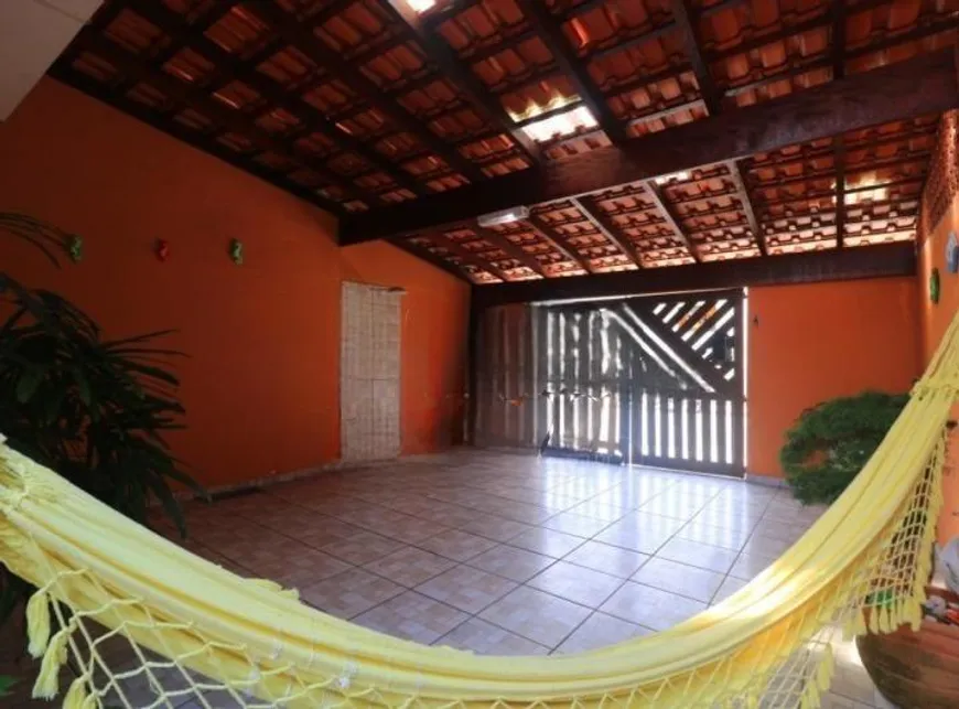 Foto 1 de Sobrado com 2 Quartos à venda, 86m² em Jardim Corumbá, Itanhaém