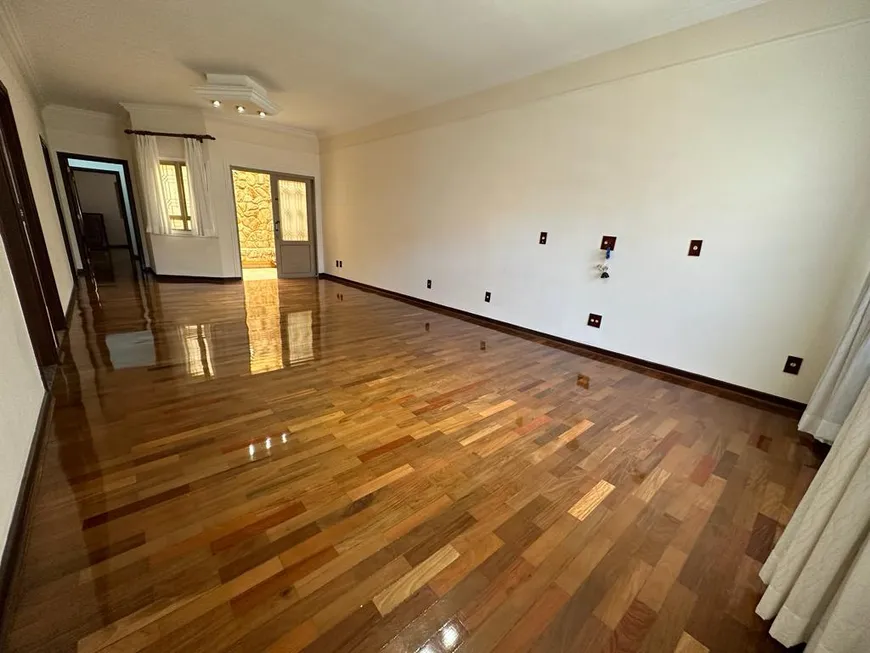 Foto 1 de Casa com 3 Quartos à venda, 250m² em Prolongamento Vila Santa Cruz, Franca