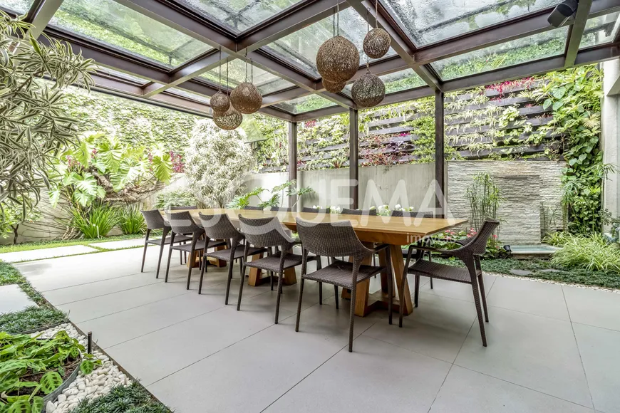 Foto 1 de Casa com 3 Quartos à venda, 547m² em Jardim Guedala, São Paulo