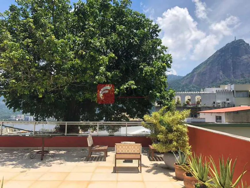Foto 1 de Casa com 5 Quartos à venda, 191m² em Lagoa, Rio de Janeiro