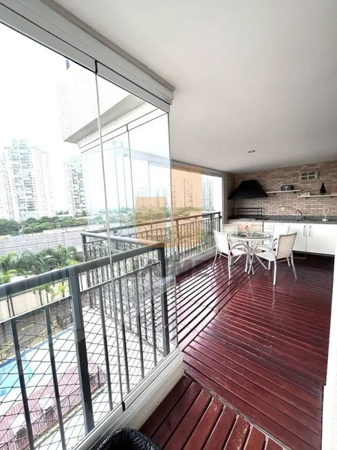 Foto 1 de Apartamento com 4 Quartos à venda, 147m² em Água Branca, São Paulo