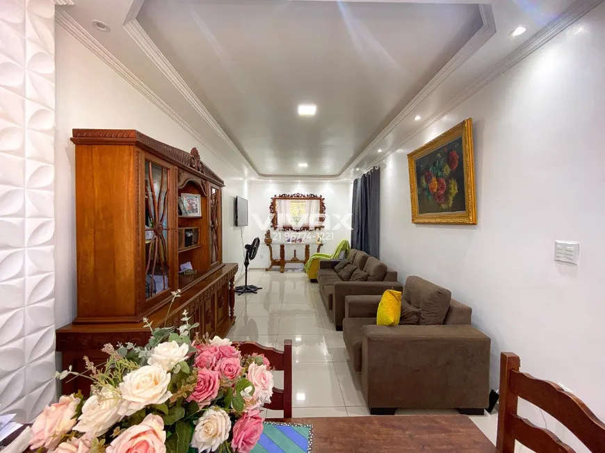 Foto 1 de Casa com 2 Quartos à venda, 250m² em Jardim Guanabara, Rio de Janeiro