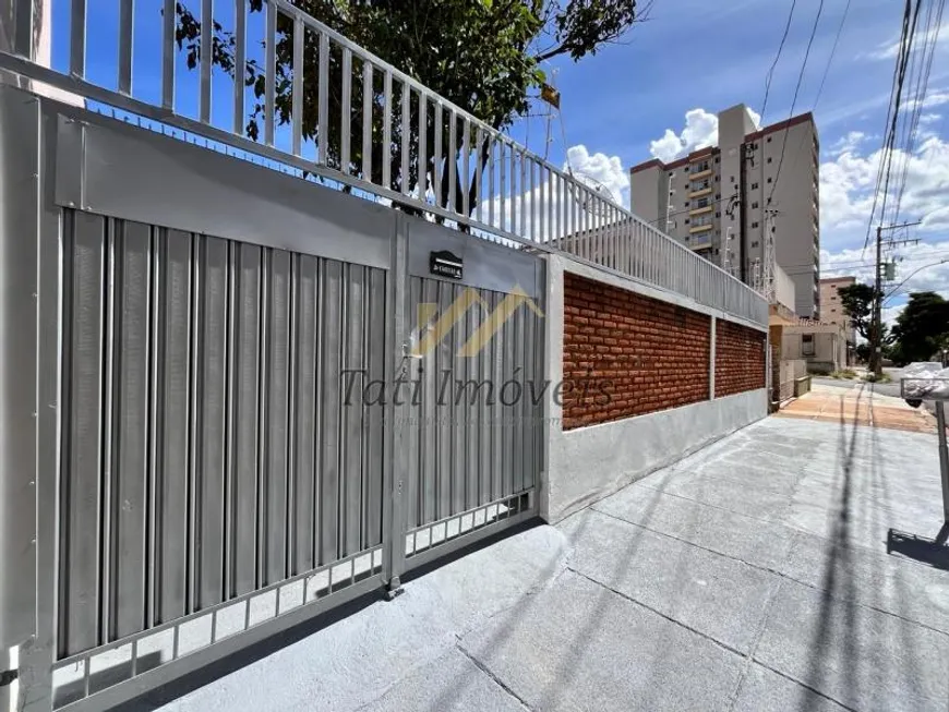 Foto 1 de Casa com 3 Quartos para alugar, 240m² em Jardim Lutfalla, São Carlos
