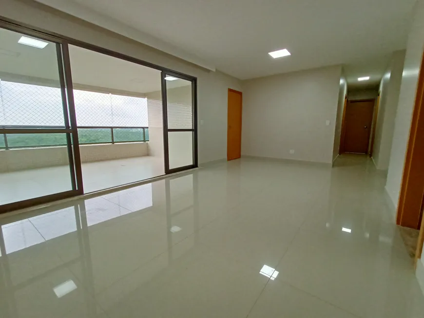 Foto 1 de Apartamento com 4 Quartos para alugar, 155m² em Patamares, Salvador