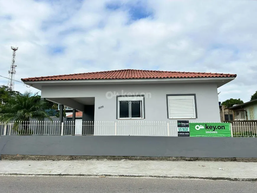 Foto 1 de Casa com 4 Quartos à venda, 150m² em , Capivari de Baixo