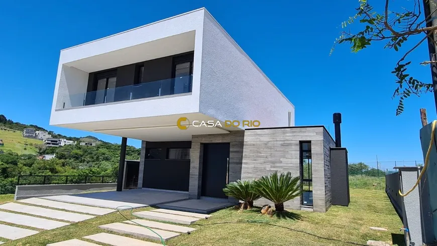 Foto 1 de Casa de Condomínio com 3 Quartos à venda, 300m² em Alphaville, Porto Alegre