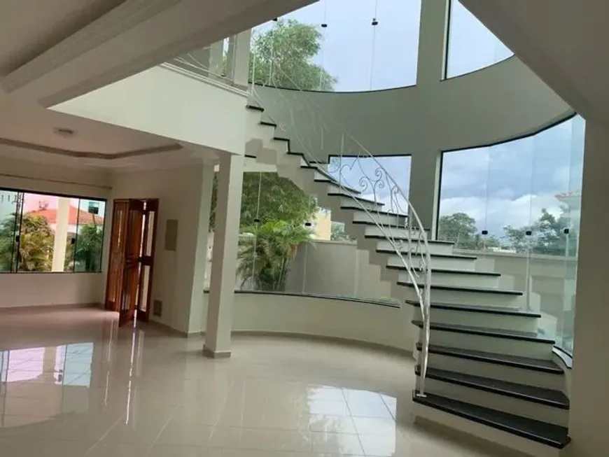 Foto 1 de Casa com 3 Quartos para alugar, 550m² em Tarumã Açu, Manaus