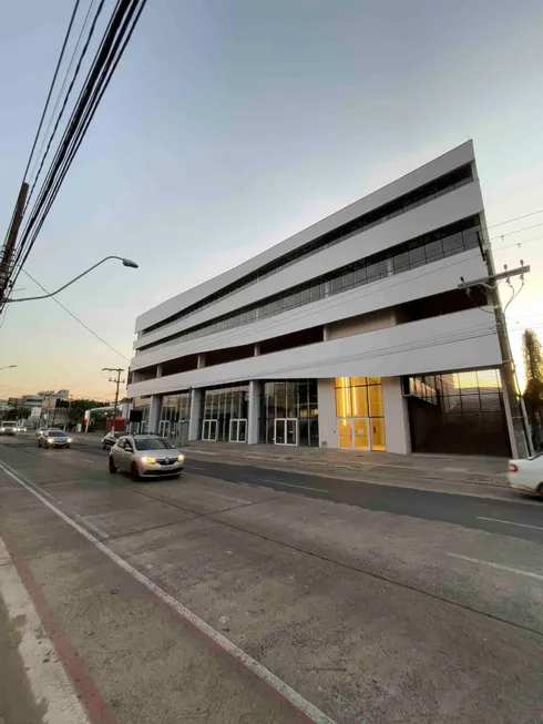 Foto 1 de Sala Comercial para alugar, 890m² em São João, Porto Alegre