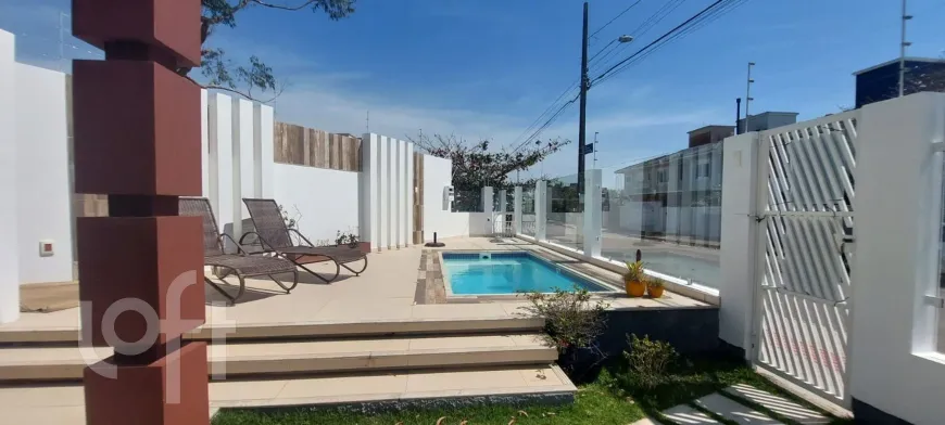 Foto 1 de Casa com 3 Quartos à venda, 135m² em Campeche, Florianópolis