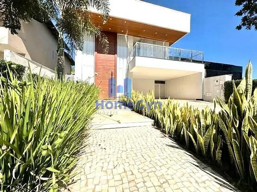 Foto 1 de Sobrado com 5 Quartos à venda, 340m² em Jardins Madri, Goiânia