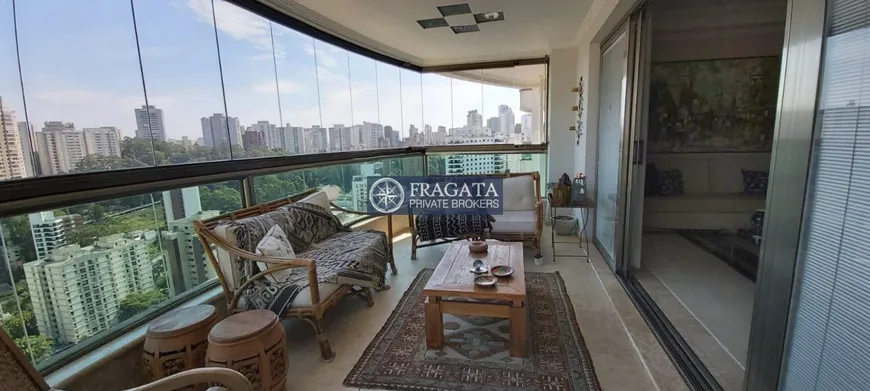 Foto 1 de Cobertura com 3 Quartos à venda, 302m² em Panamby, São Paulo