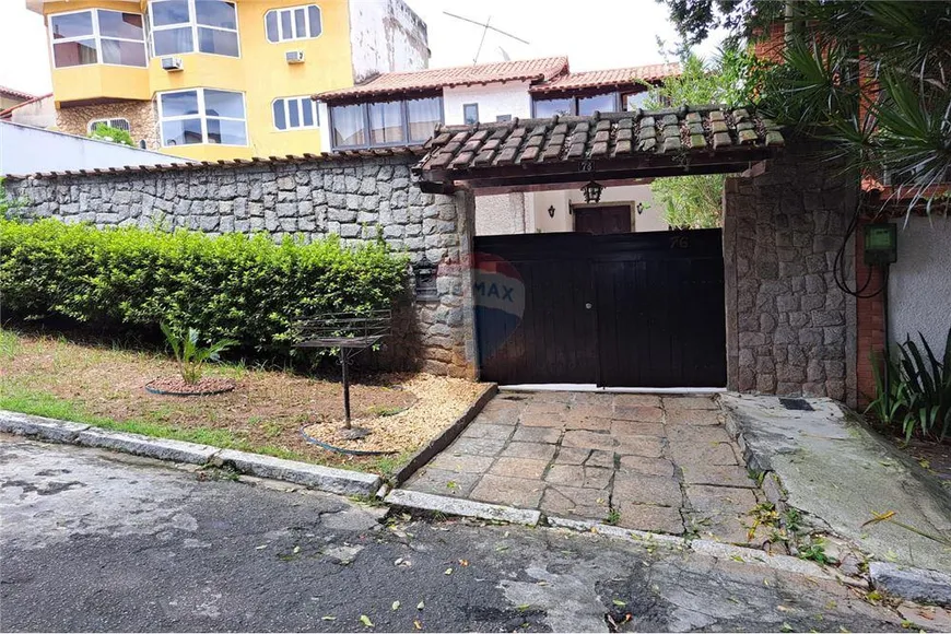 Foto 1 de Casa de Condomínio com 2 Quartos à venda, 230m² em Taquara, Rio de Janeiro