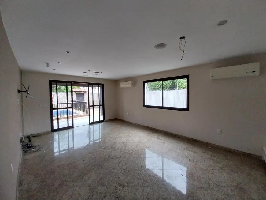 Foto 1 de Casa com 3 Quartos à venda, 178m² em Piratininga, Niterói