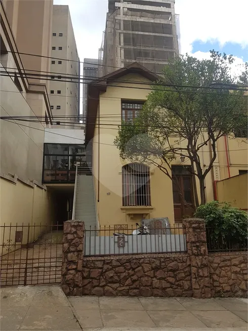 Foto 1 de com 6 Quartos para alugar, 200m² em Bela Vista, São Paulo